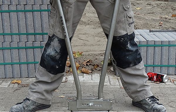 Térkő kiemelő szerszám bérlése kölcsönzése